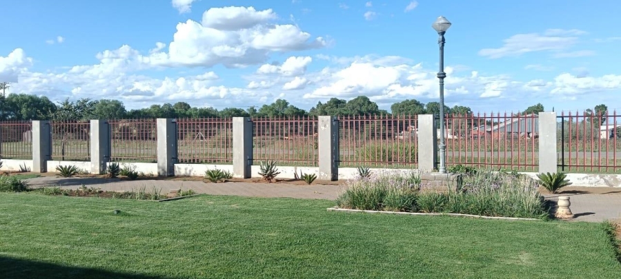 13 Bedroom Property for Sale in Bainsvlei Free State